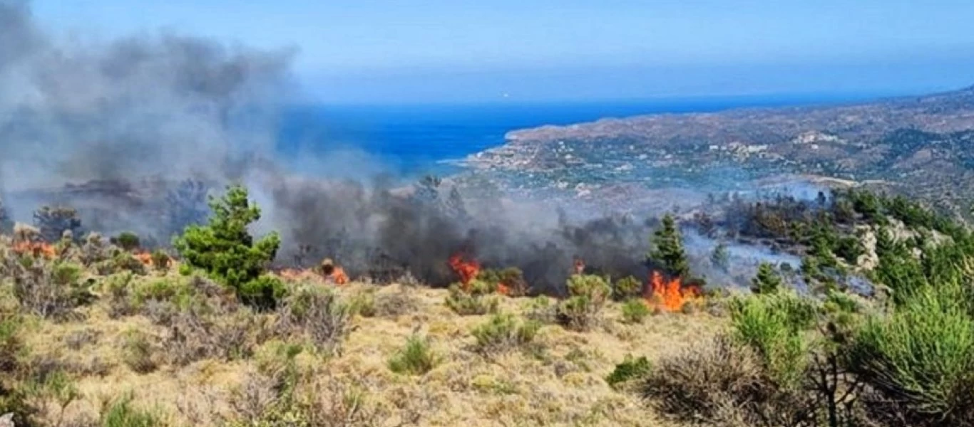 Φωτιά στη Χίο: Επιχειρεί και το ρωσικό «θηρίο» Berriev - Μπορεί να μεταφέρει 12 τόνους νερού (βίντεο)